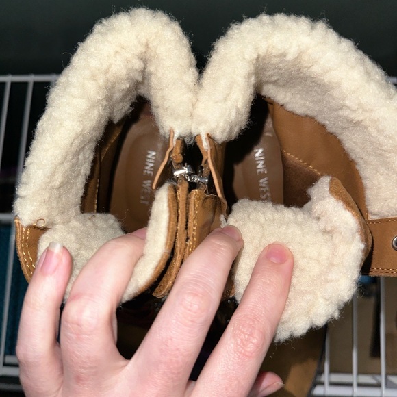 NEVER WORN. Nine West Sherpa cuff boots - Picture 2 of 3